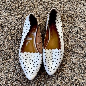 Report Pointy Toe Faux Leather Flats
